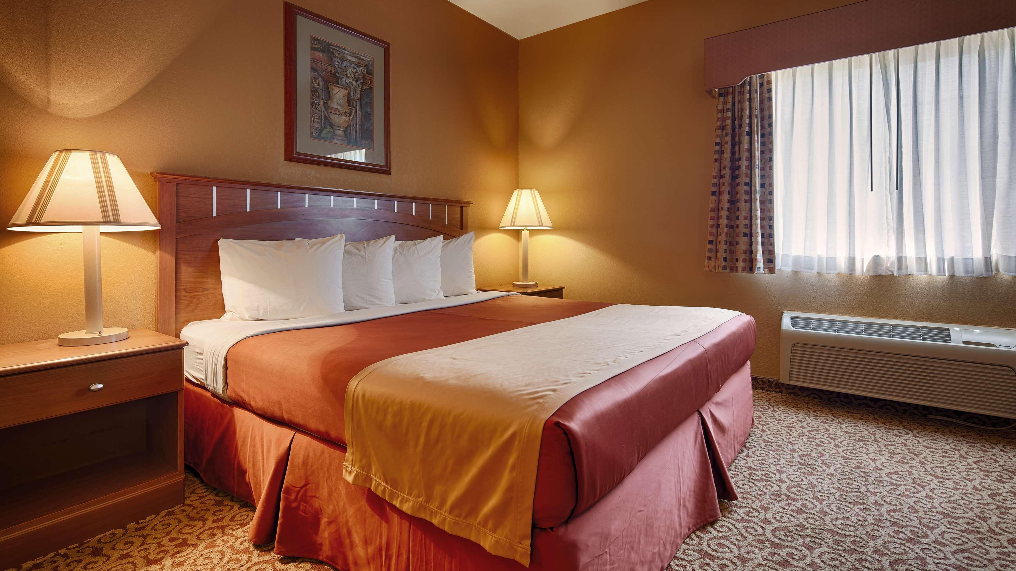 Best Western Plus Hannaford Inn & Suites Kenwood Exterior foto
