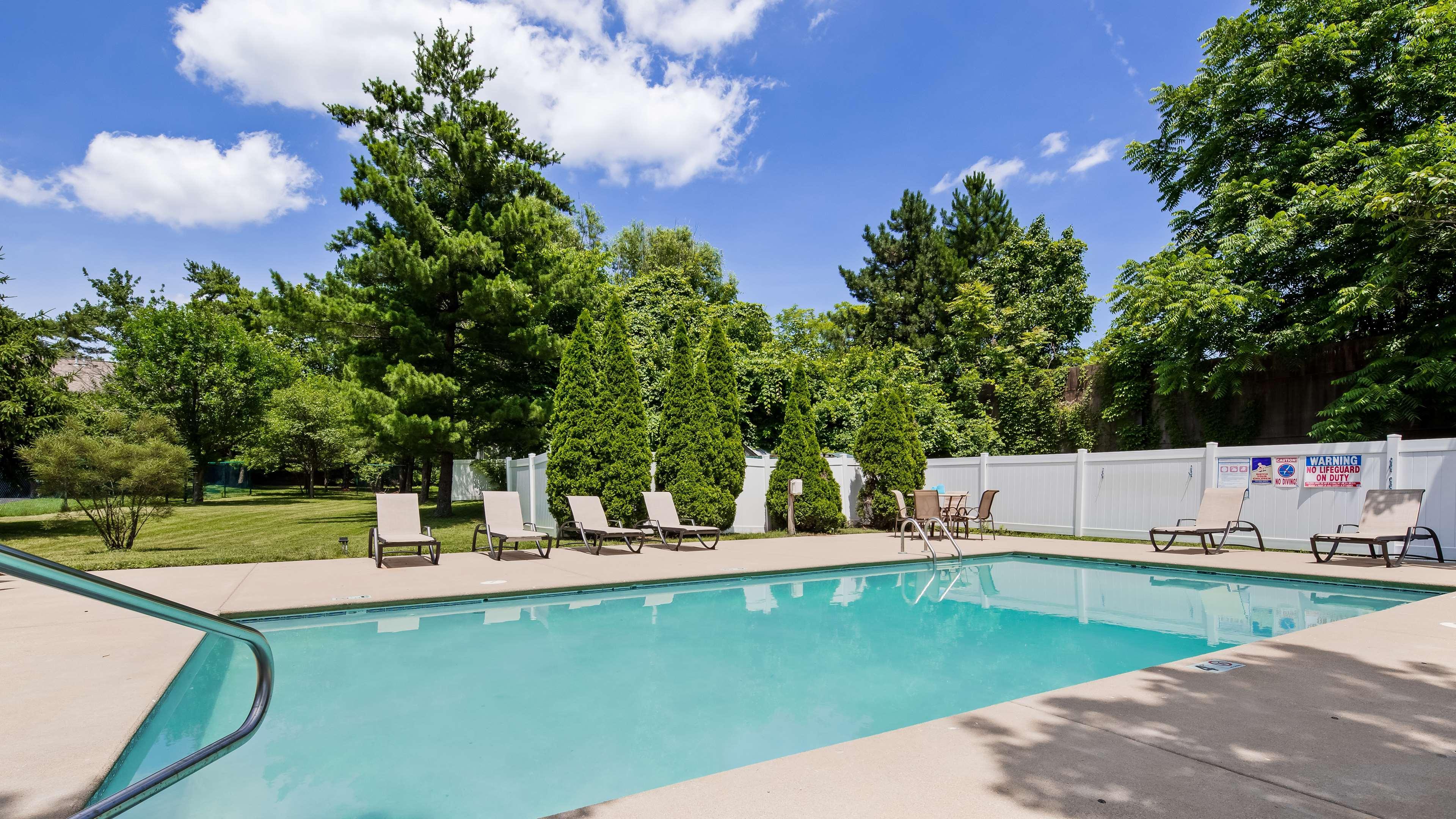 Best Western Plus Hannaford Inn & Suites Kenwood Exterior foto