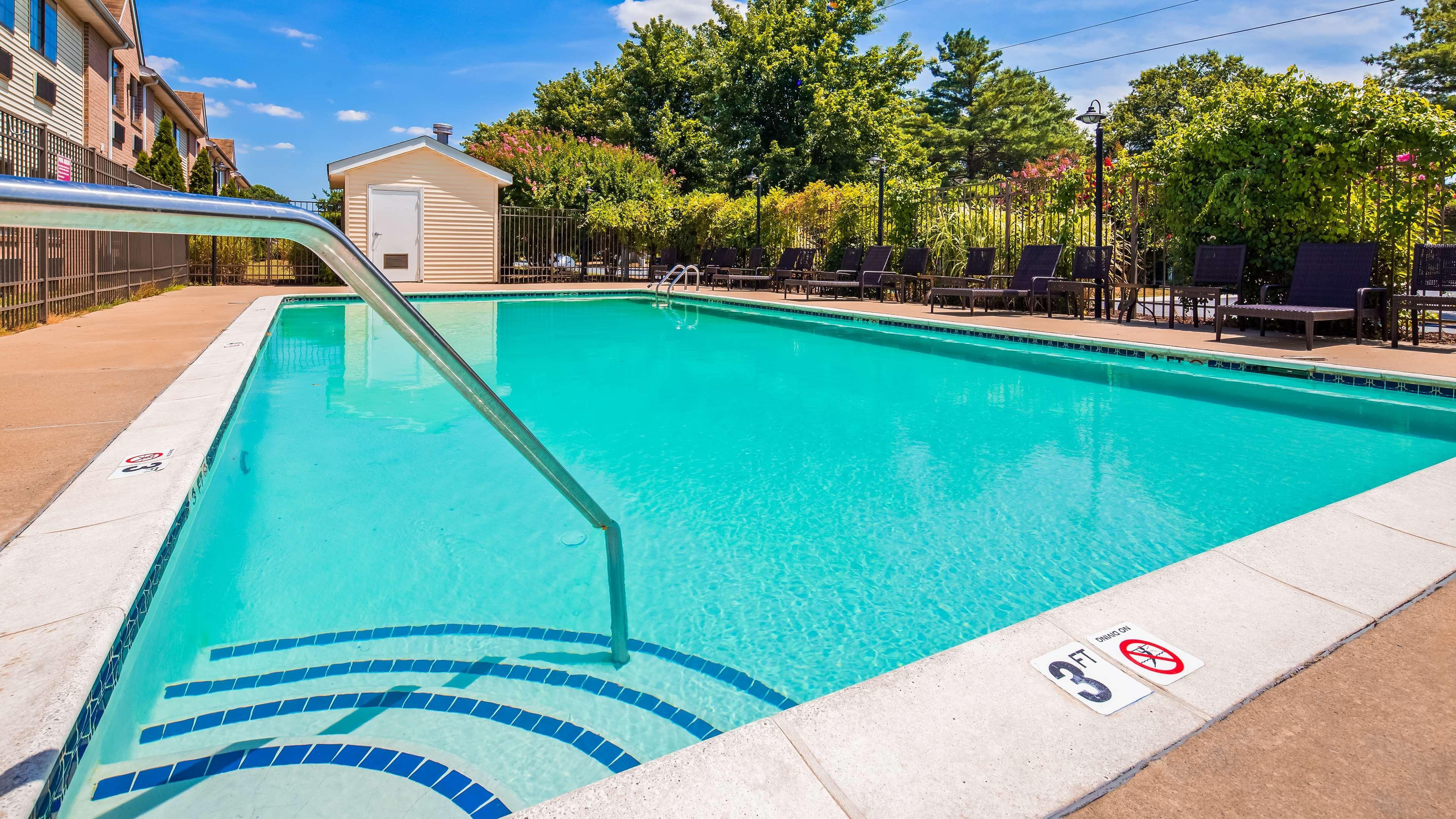 Best Western Plus Hannaford Inn & Suites Kenwood Exterior foto