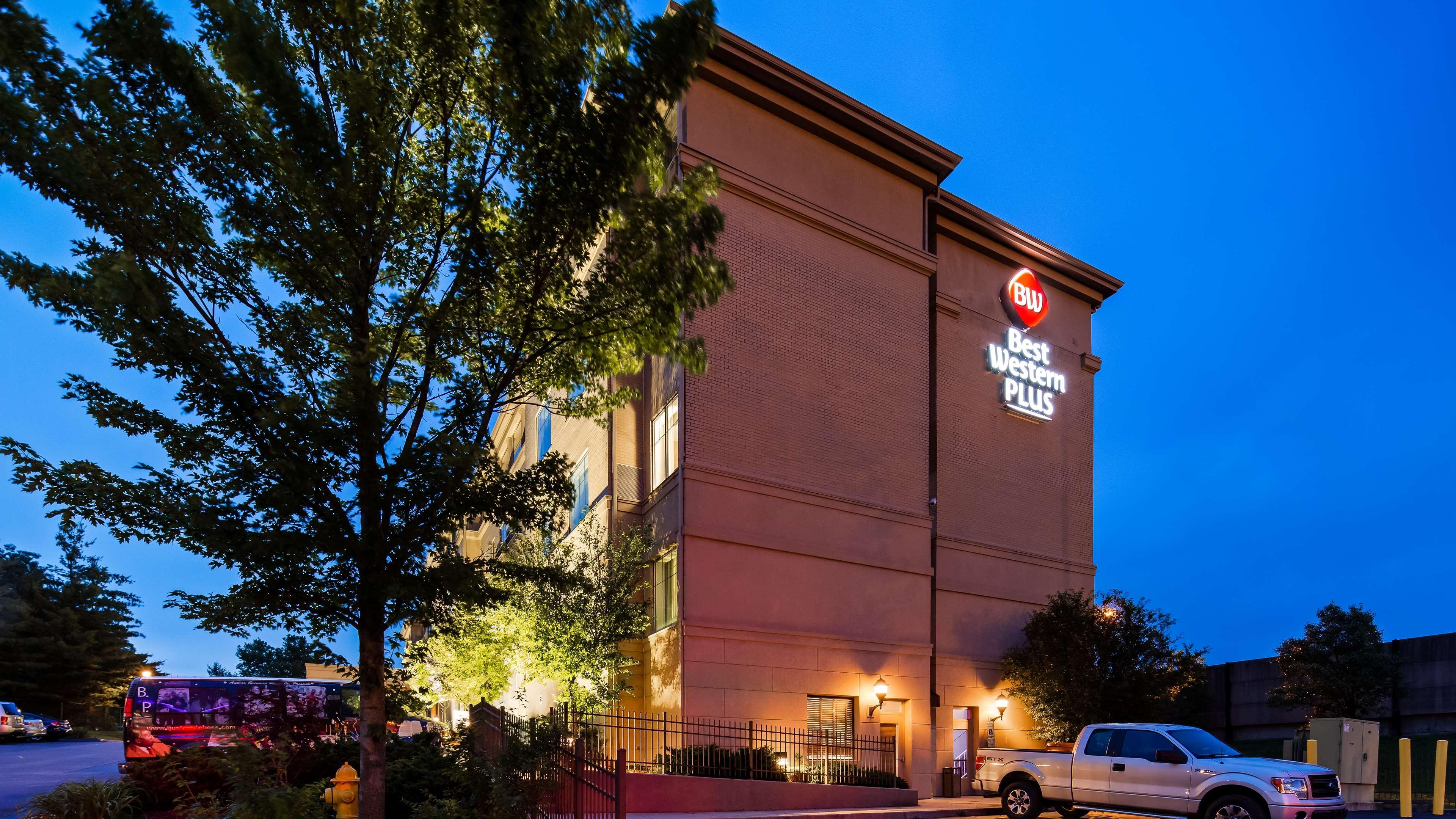 Best Western Plus Hannaford Inn & Suites Kenwood Exterior foto