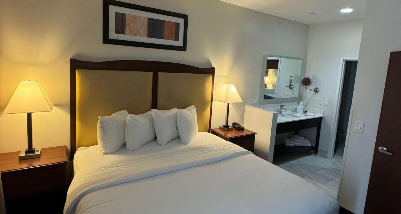 Best Western Plus Hannaford Inn & Suites Kenwood Exterior foto